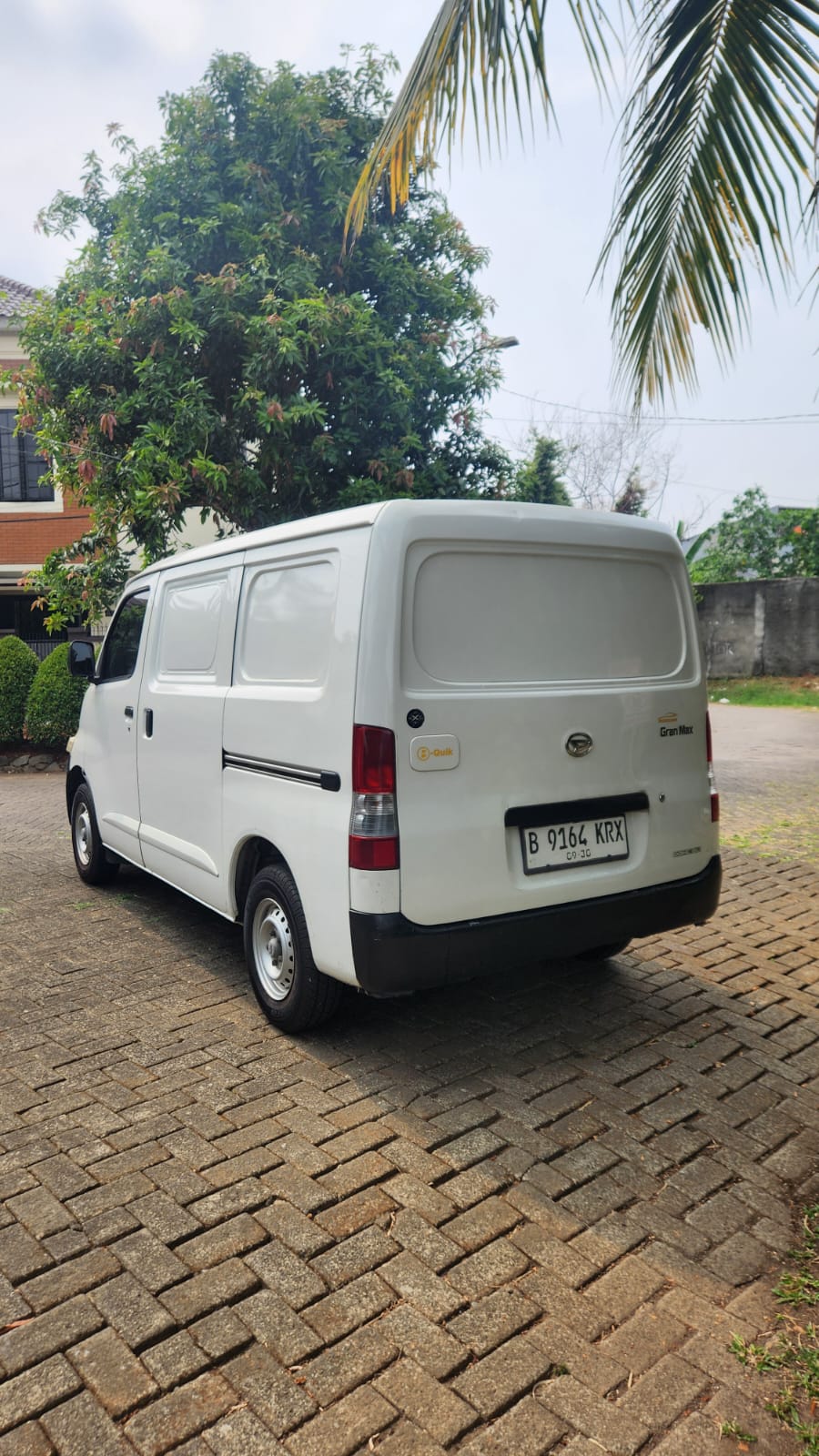 Galeri Daihatsu Gran Max Blind Van AC 1.3 MT 9