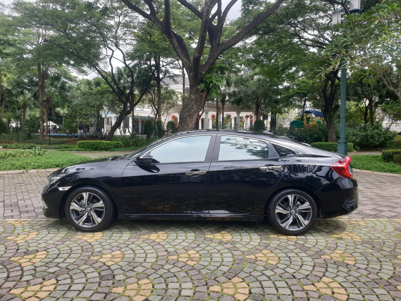 Galeri All New Honda Civic Turbo ES Sedan 1.5 2020 Hitam 10