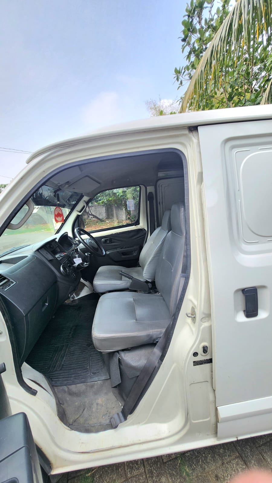 Galeri Daihatsu Gran Max Blind Van AC 1.3 MT 6
