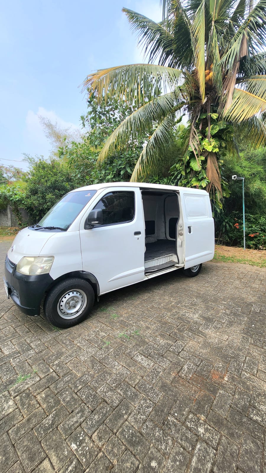 Galeri Daihatsu Gran Max Blind Van AC 1.3 MT 2