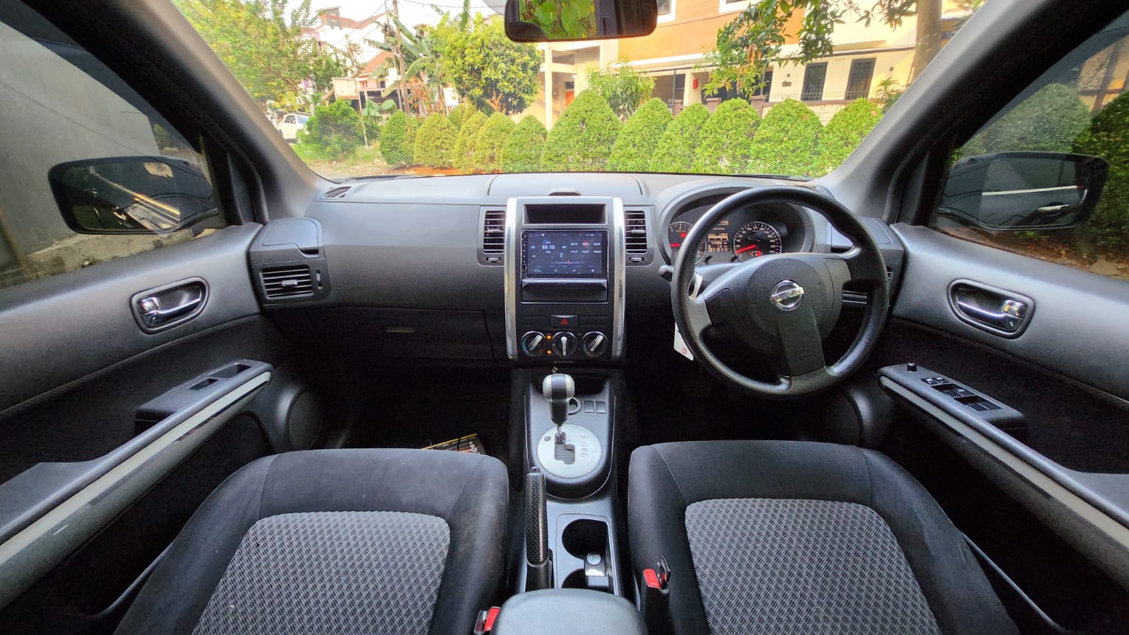 Galeri Nissan X-Trail ST 2.0 AT 4