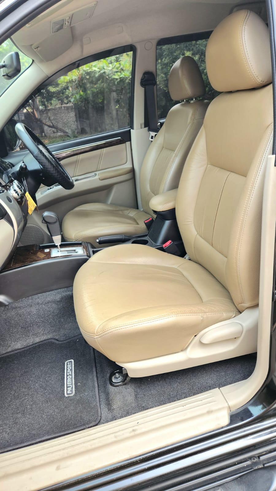 Galeri Mitsubishi Pajero Sport Exceed 4x2 2.5 AT Hitam 7