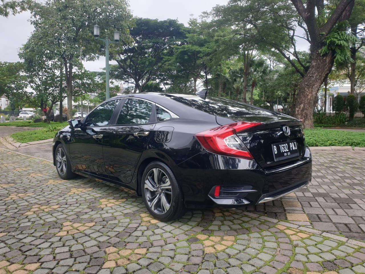 Galeri All New Honda Civic Turbo ES Sedan 1.5 2020 Hitam 4