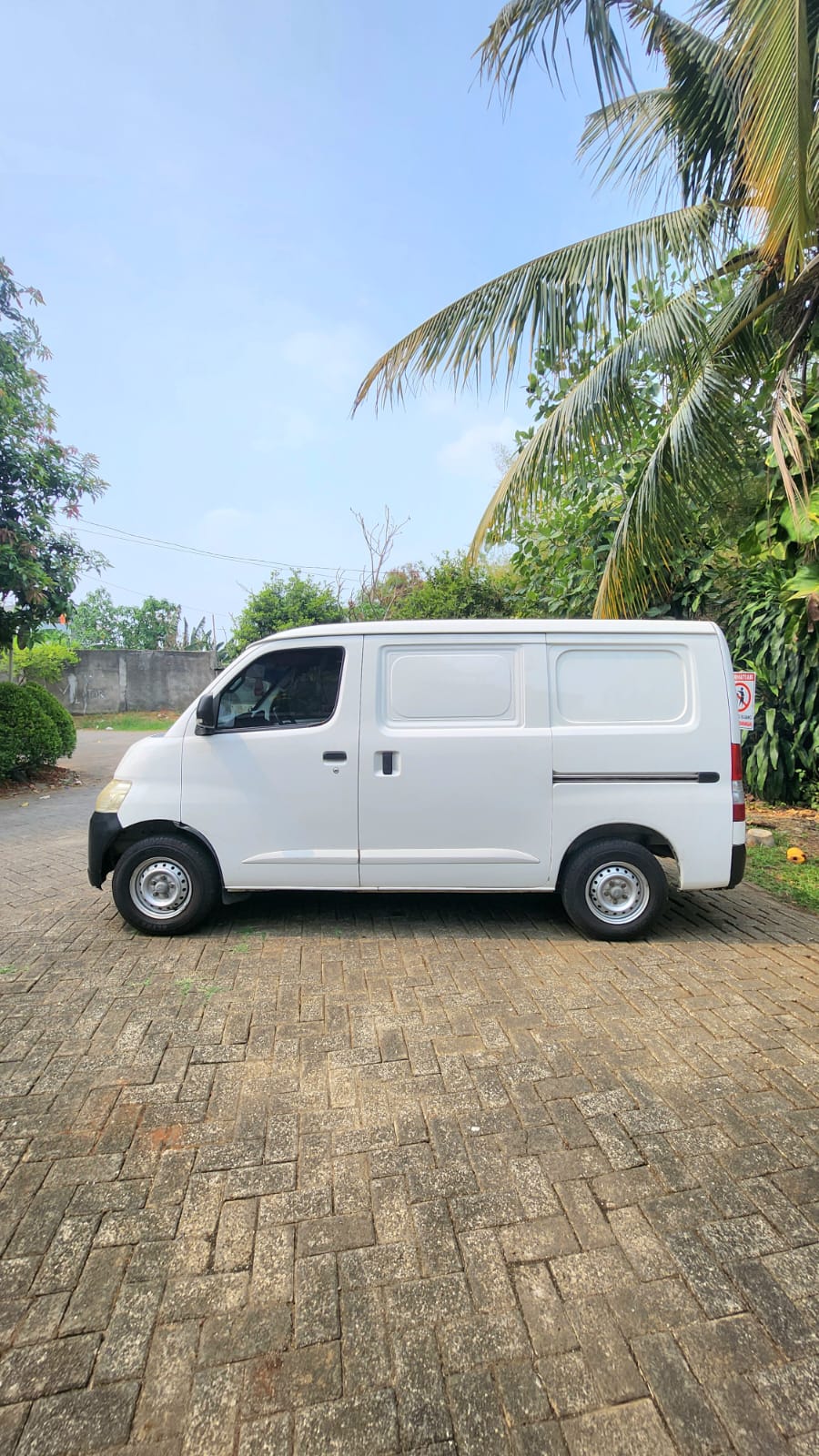 Galeri Daihatsu Gran Max Blind Van AC 1.3 MT 10