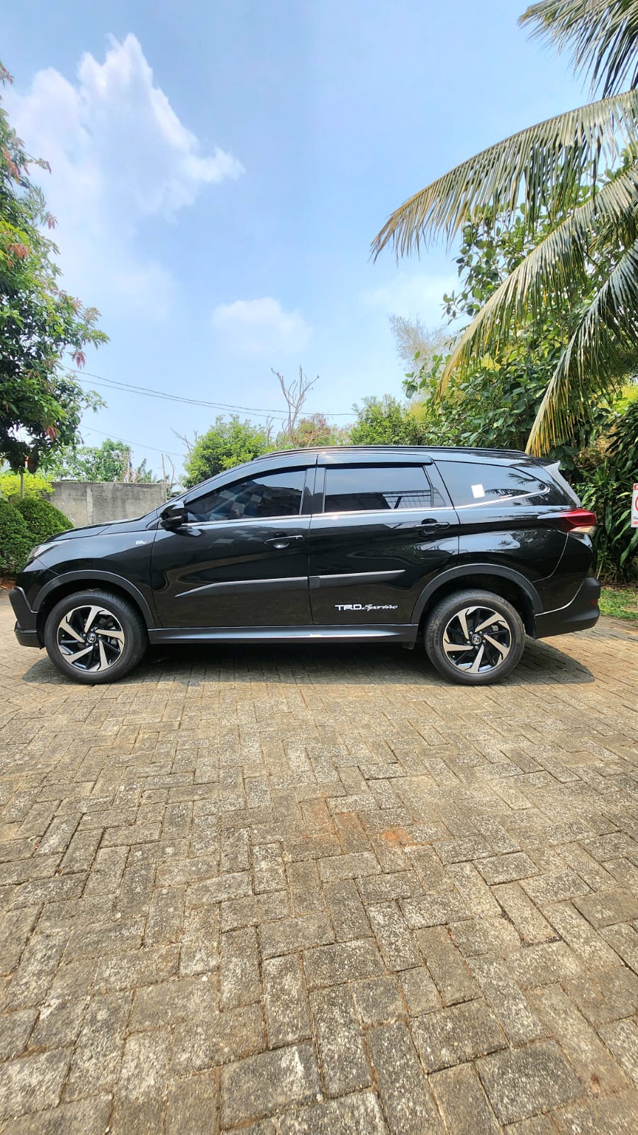 Galeri Toyota Rush S TRD 1.5 AT 2020 Hitam 10