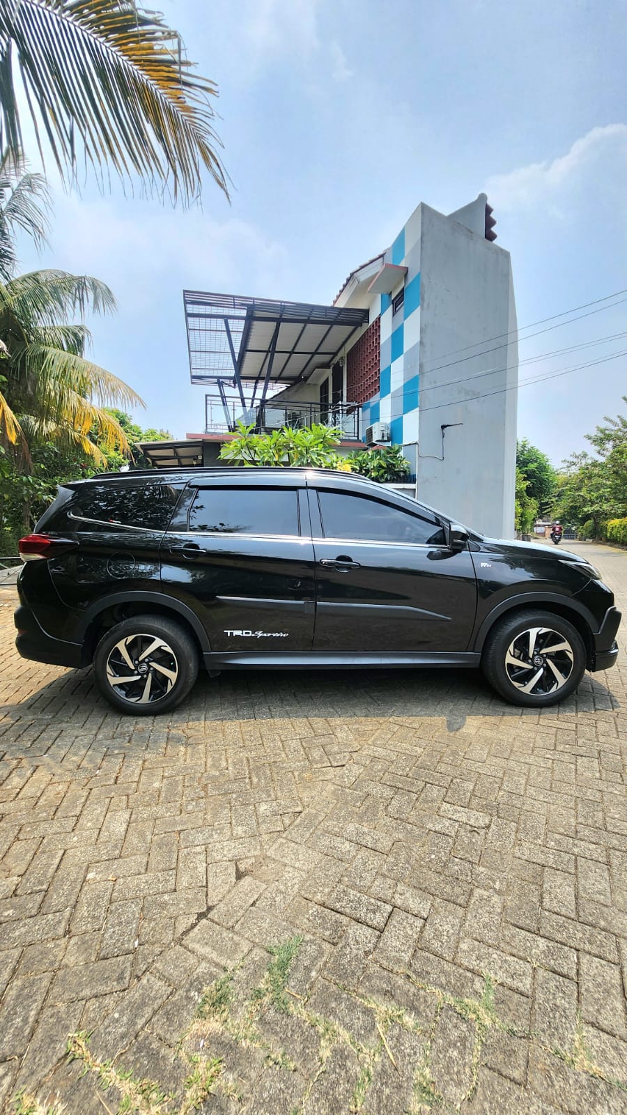 Galeri Toyota Rush S TRD 1.5 AT 2020 Hitam 12