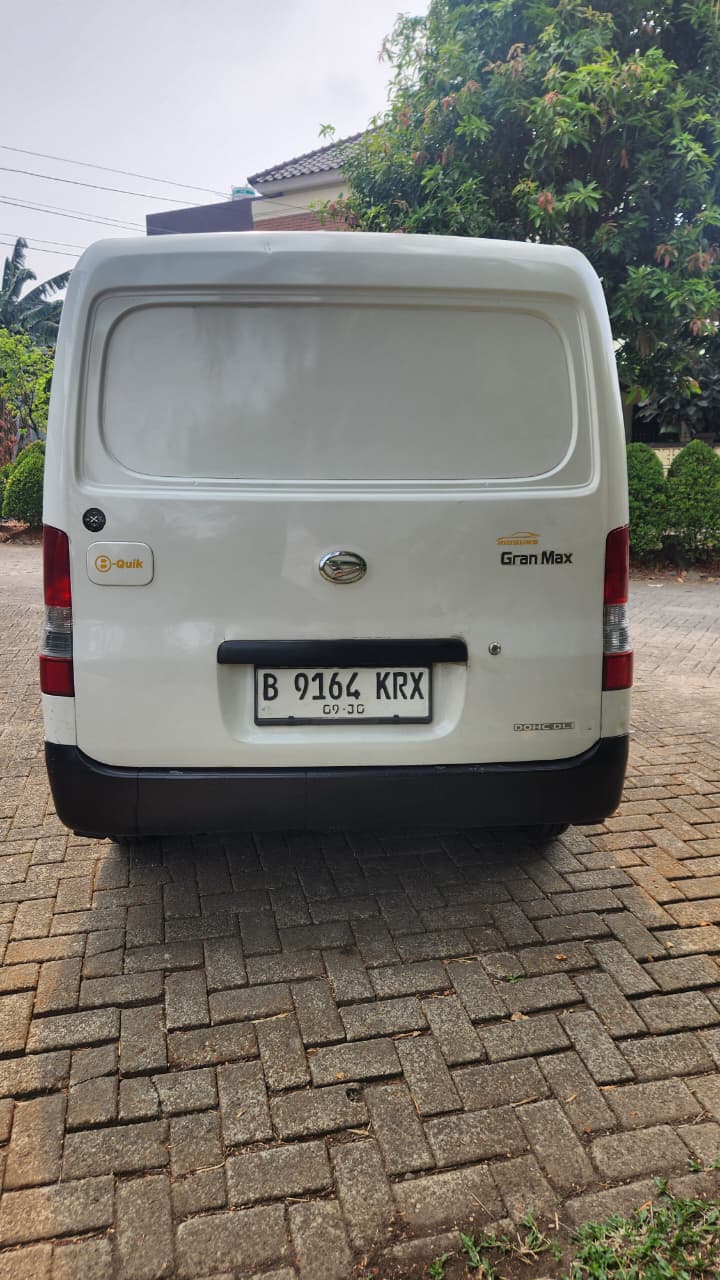 Galeri Daihatsu Gran Max Blind Van AC 1.3 MT 5